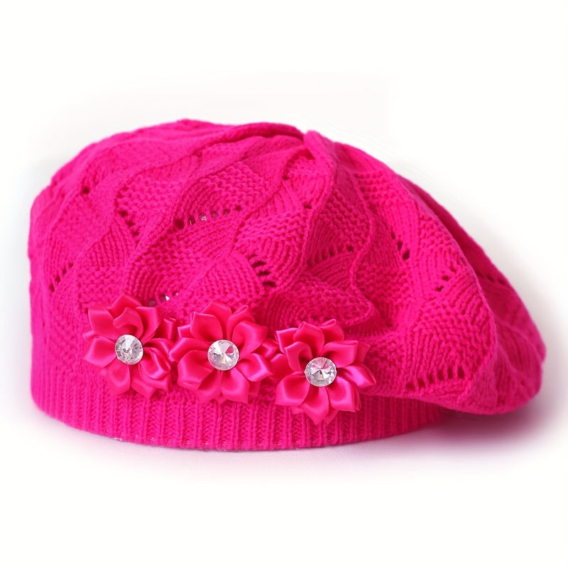 Damen-Strickbarett mit Blumenverzierung