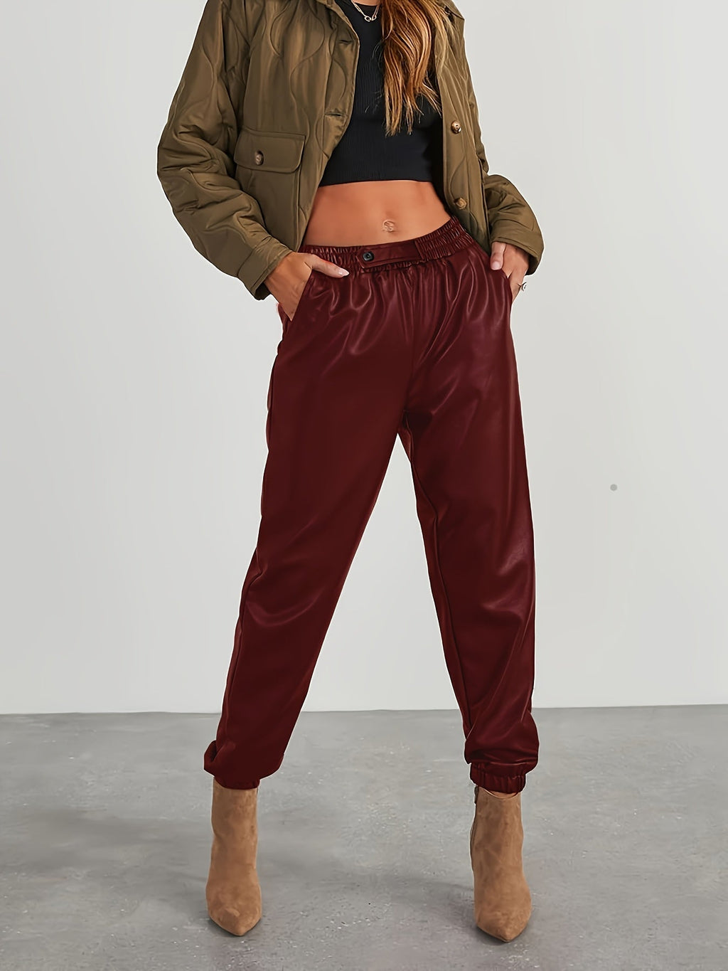 Pantalones jogger elegantes de cuero sintético para mujer