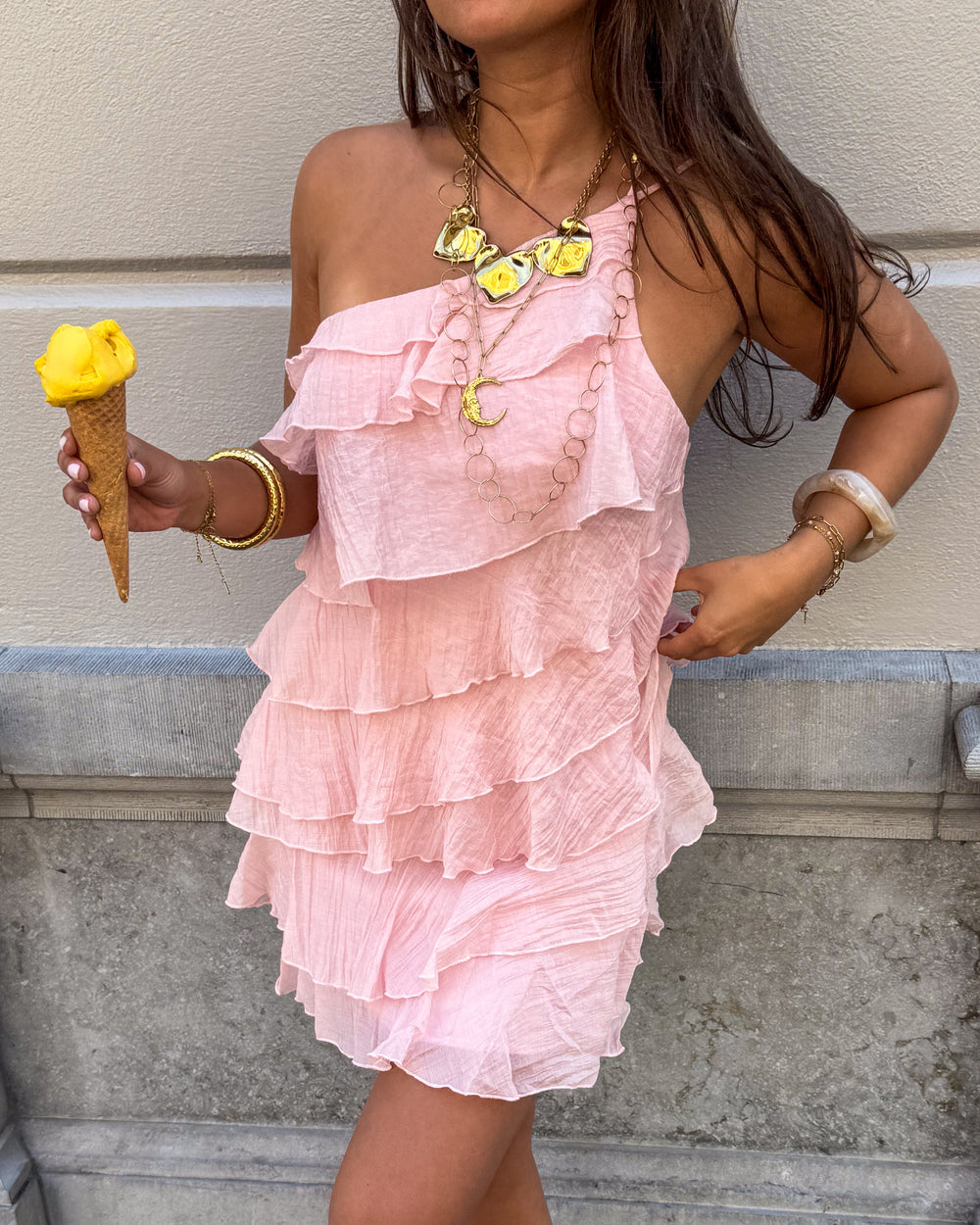 Damen Mini-Kleid mit einer Schulter, Rüschen und locker fließender Passform