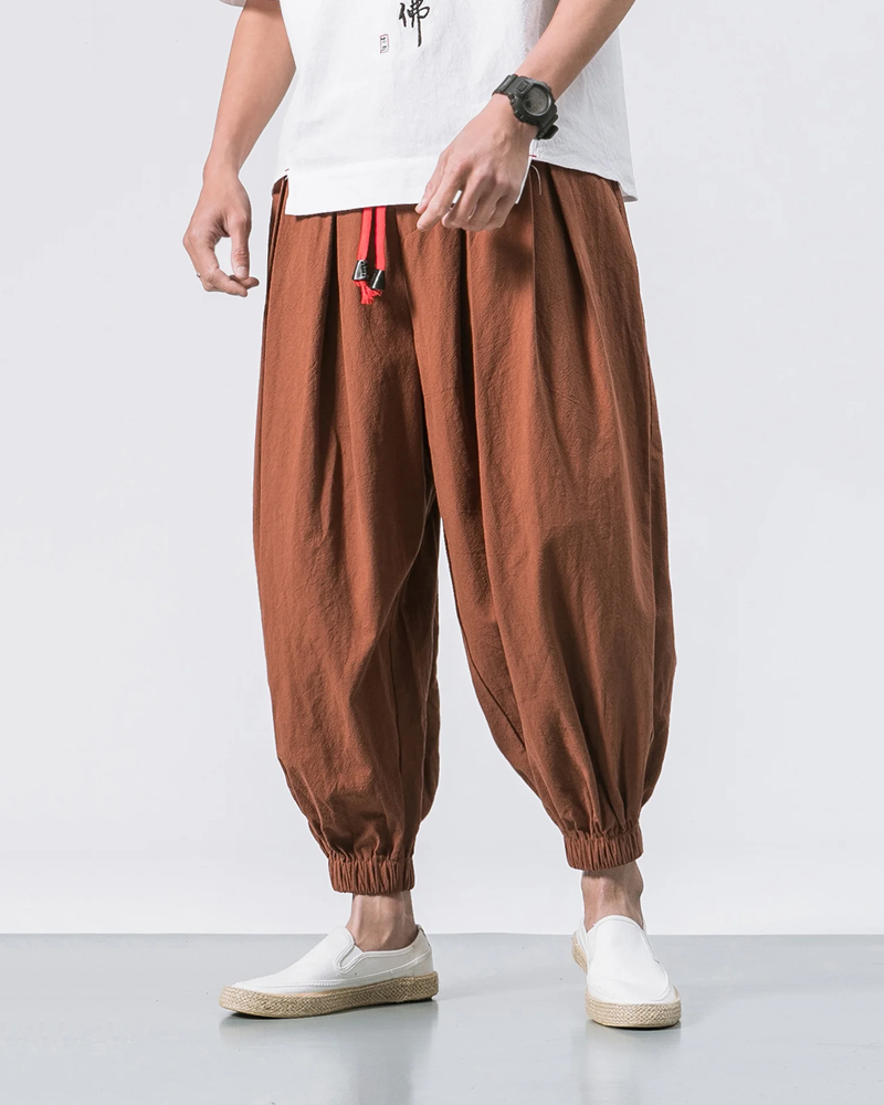 Herren-Hose mit bequemer, konisch zulaufender Passform und Kordelzug