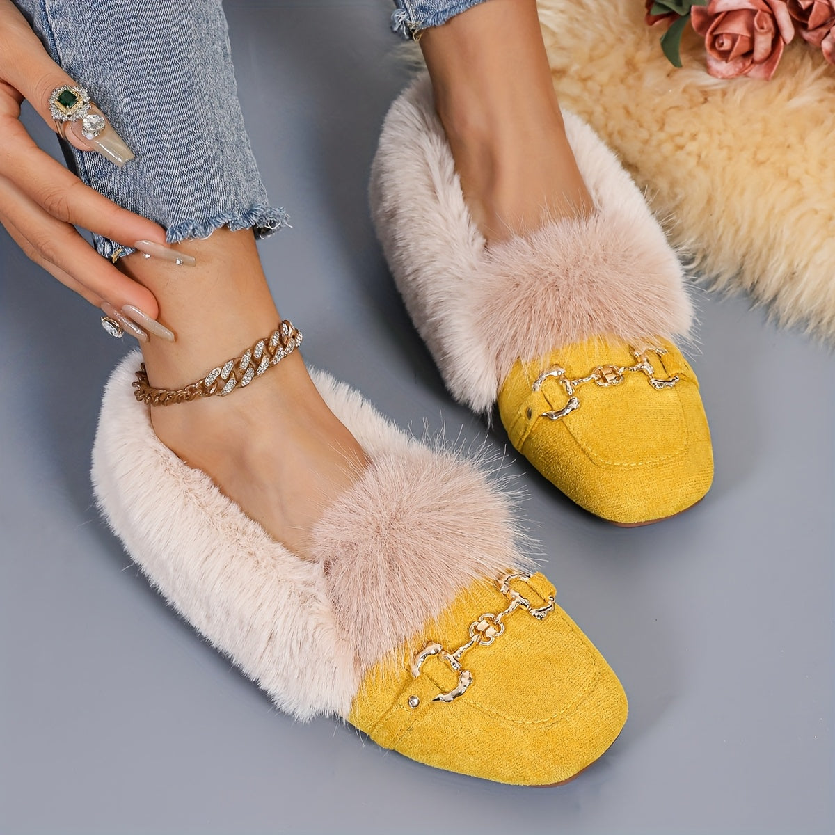Mules chaussons pour femme bordés de fausse fourrure
