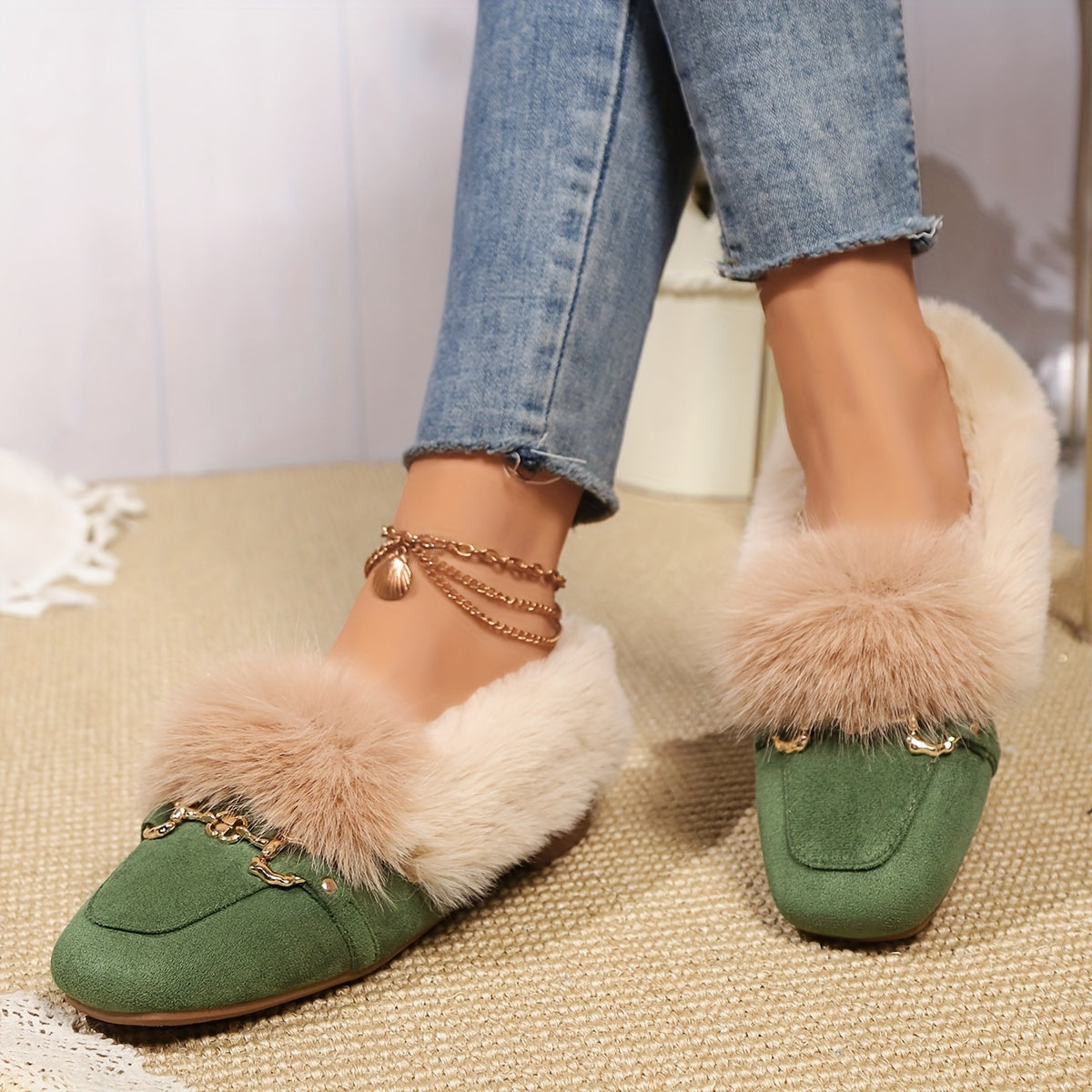 Mules chaussons pour femme bordés de fausse fourrure