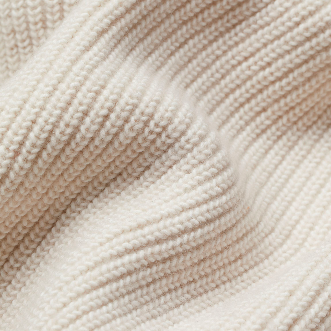 Cappotto lungo strutturato da donna aperto sul davanti