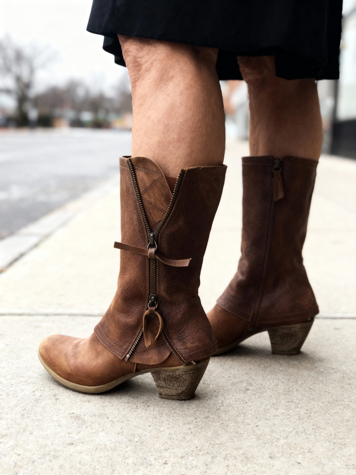 Botas de mujer de media caña, con doble cremallera y tacón bajo