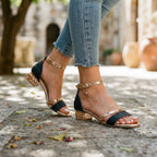 Elegante Damen-Sandalen mit offenem Zehenbereich, Blockabsatz, metallischem Knöchelriemen, Schnallenverschluss und geometrischem Absatzdesign