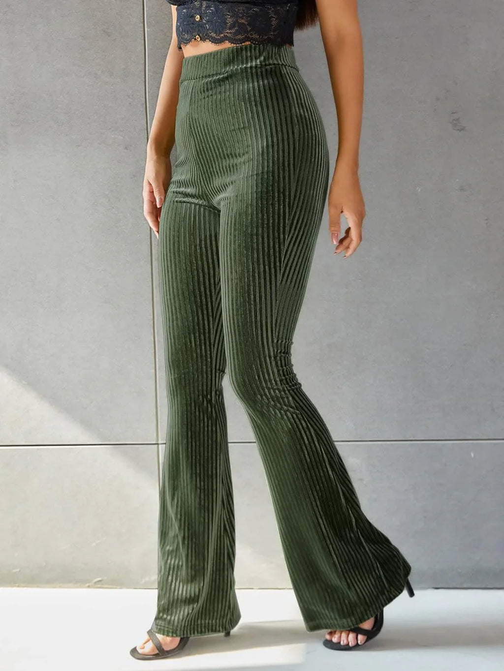 Damen Hochtaillierte ausgestellte Hose mit gerippter Samtstruktur