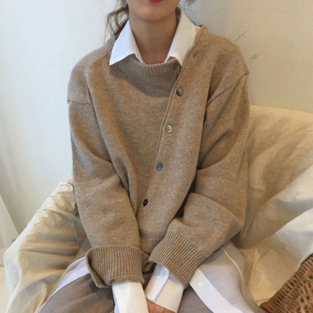 Gilet cardigan asymétrique à boutons pour femme