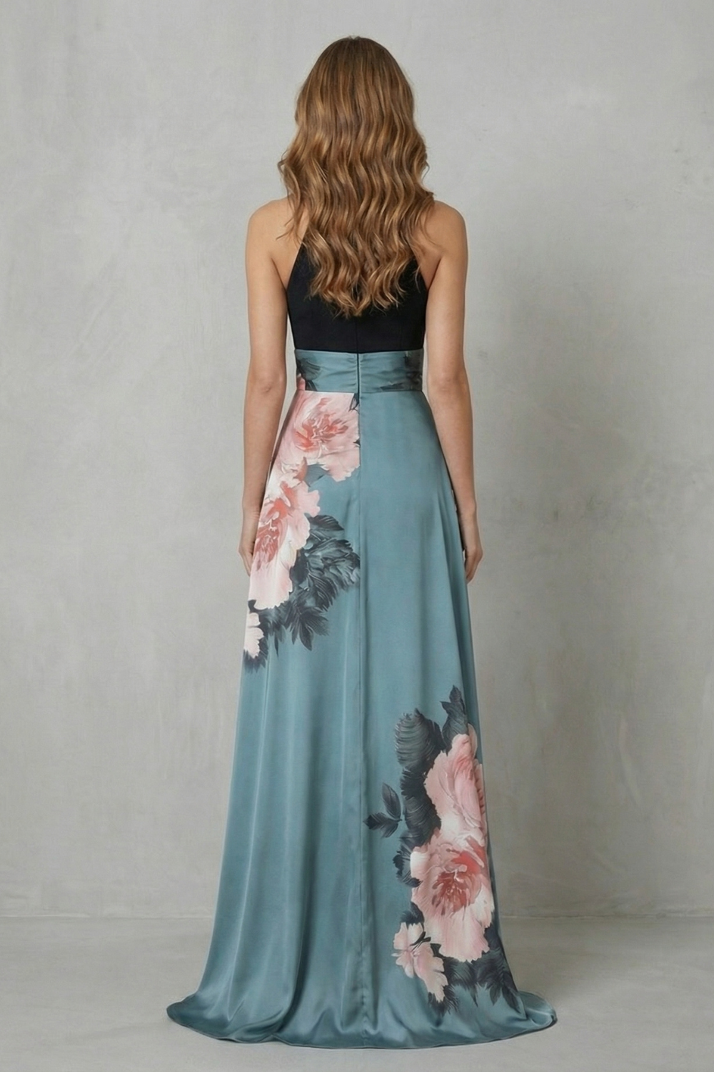 Abito lungo da donna con scollo all'americana e stampa floreale