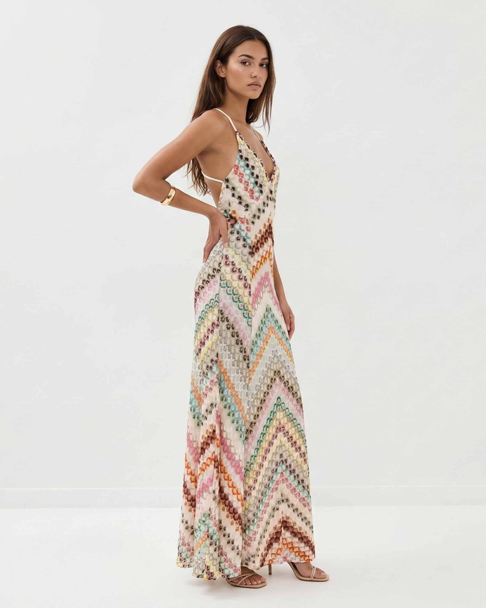 Damen Boho Maxikleid mit Chevron-Muster, tiefem V-Ausschnitt, verstellbaren Spaghettiträgern und schmeichelhafter schlanker Passform