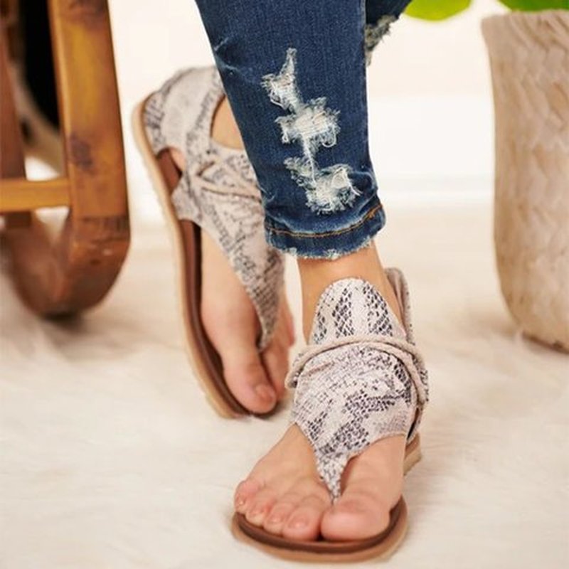 Damen-Sandalen mit Leopardenmuster, Zehenring und Wickelriemen