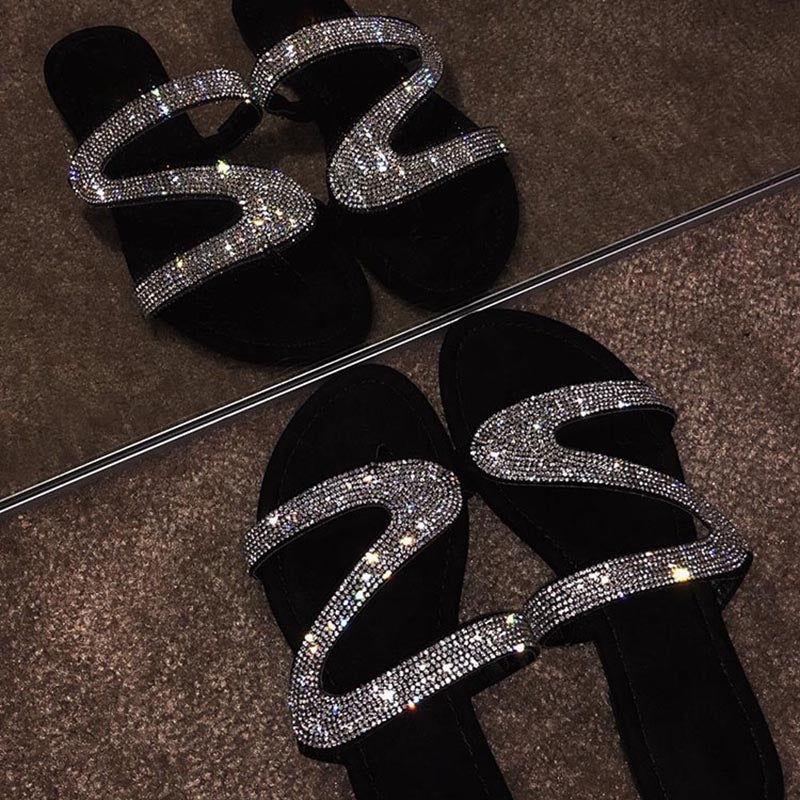 Damen Sandalen mit flachem Absatz und Strassriemen