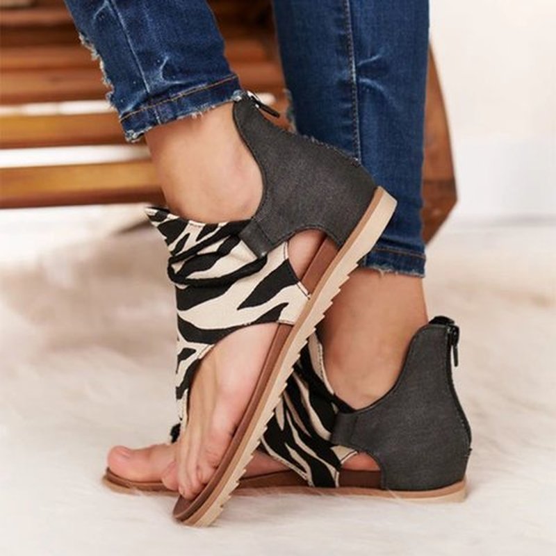 Damen-Sandalen mit Leopardenmuster, Zehenring und Wickelriemen