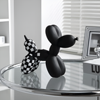 Scultura decorativa a forma di cane con palloncini