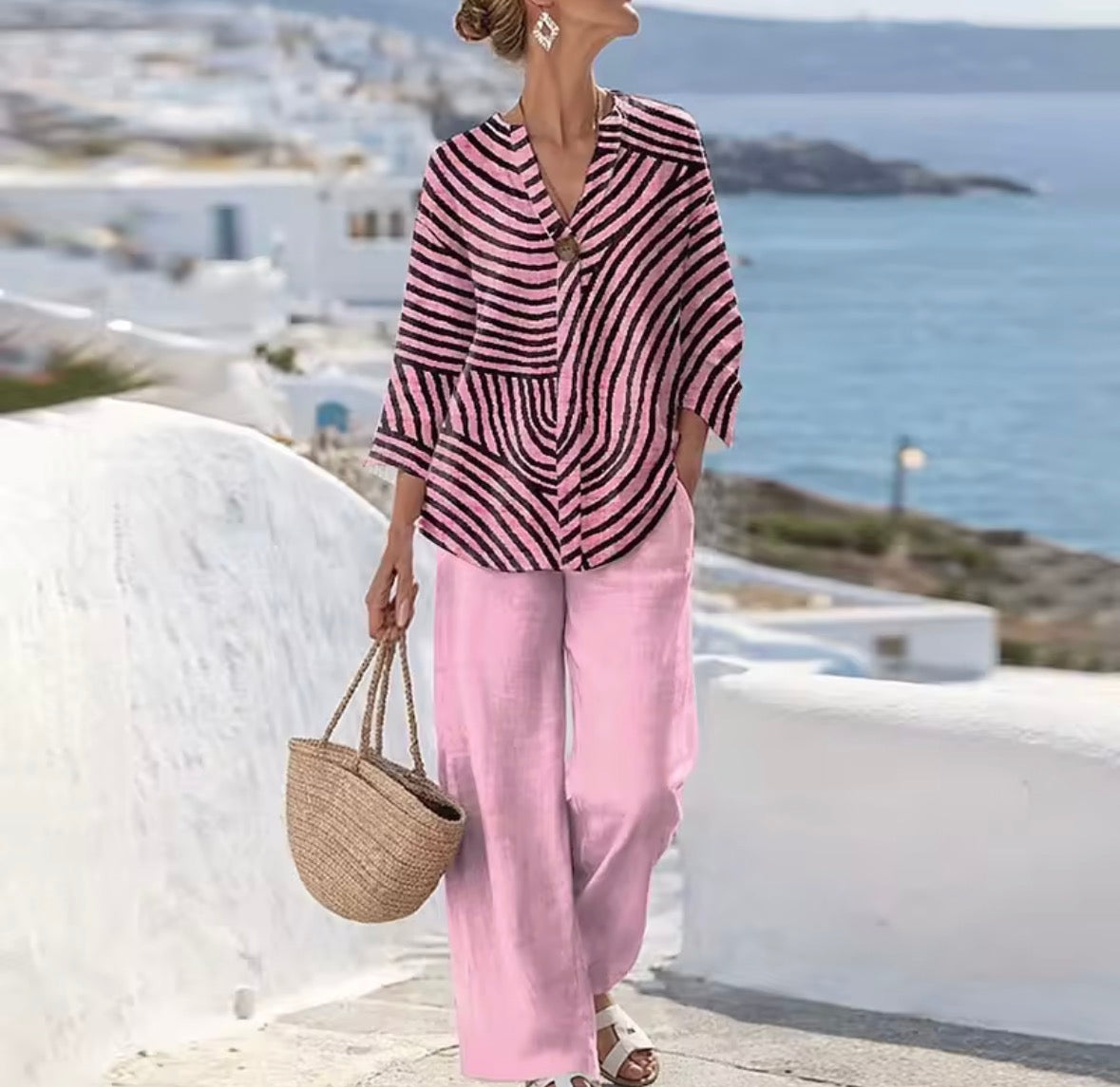 Blouse pour femme à rayures directionnelles et col en V
