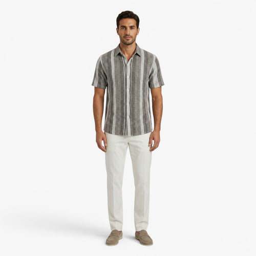 Chemise de villégiature à rayures verticales texturées pour homme avec col campagnard boutonné