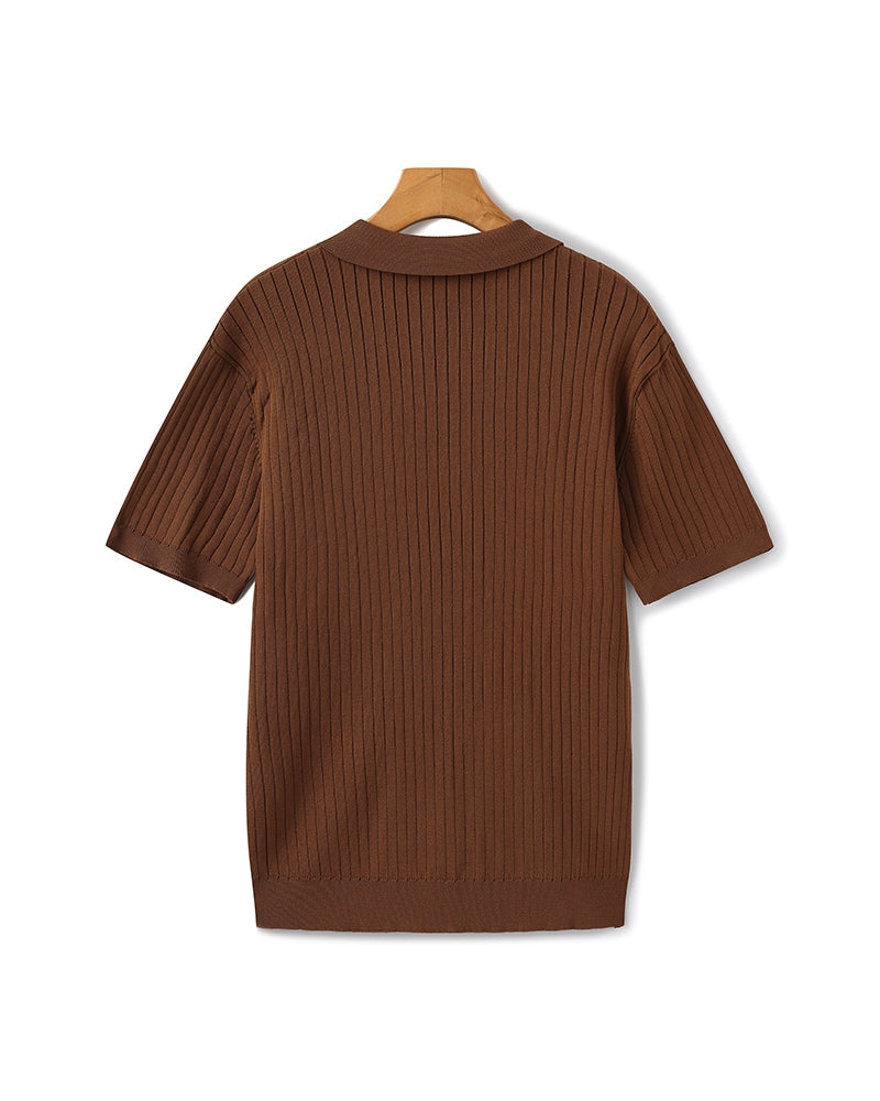 Herren-Polo mit minimalistischem Rippenstrick, vertikalem Strukturmuster und modernem, lockerem Schnitt