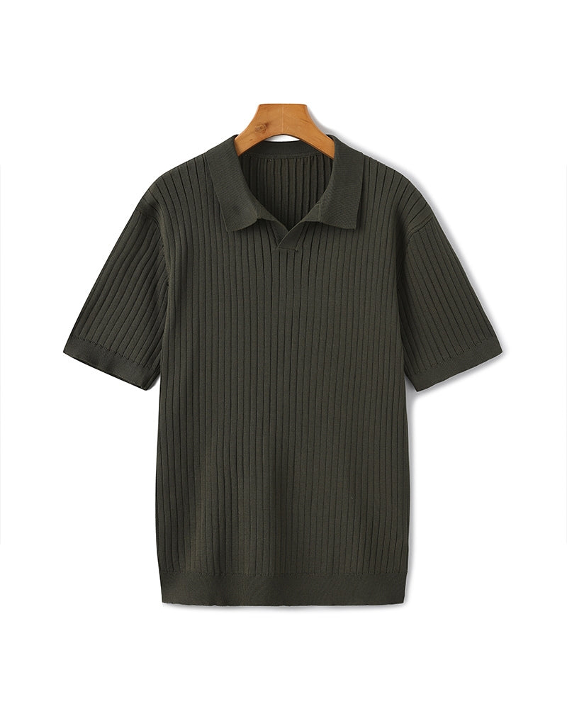Herren-Polo mit minimalistischem Rippenstrick, vertikalem Strukturmuster und modernem, lockerem Schnitt