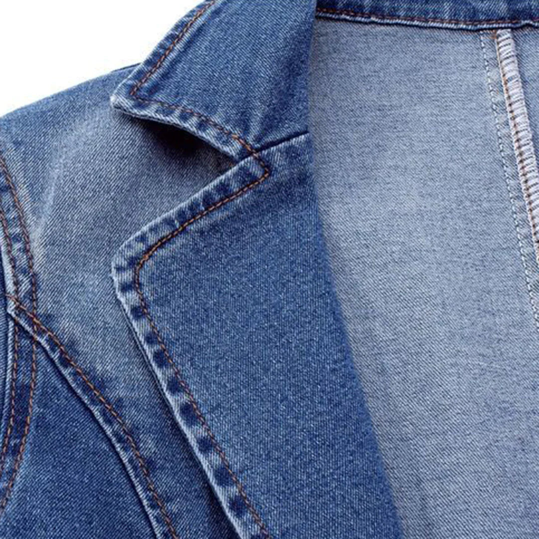 Women’s Tailored Denim Blazer with Practical Pockets and Elegant Fit