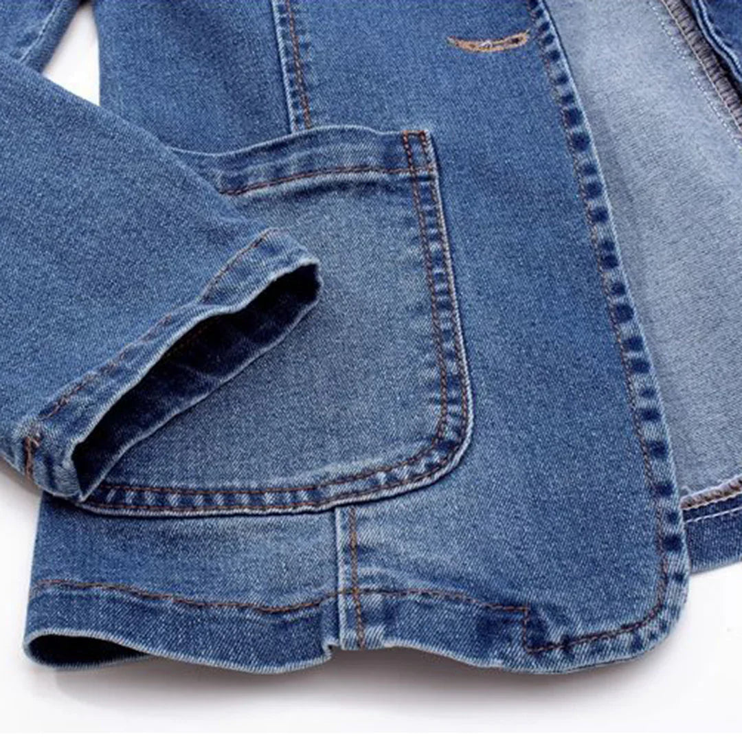 Women’s Tailored Denim Blazer with Practical Pockets and Elegant Fit