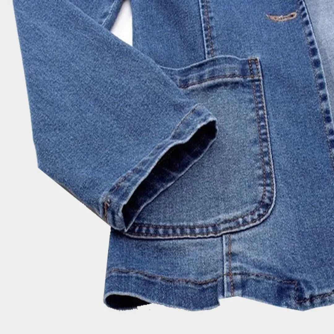 Women’s Tailored Denim Blazer with Practical Pockets and Elegant Fit