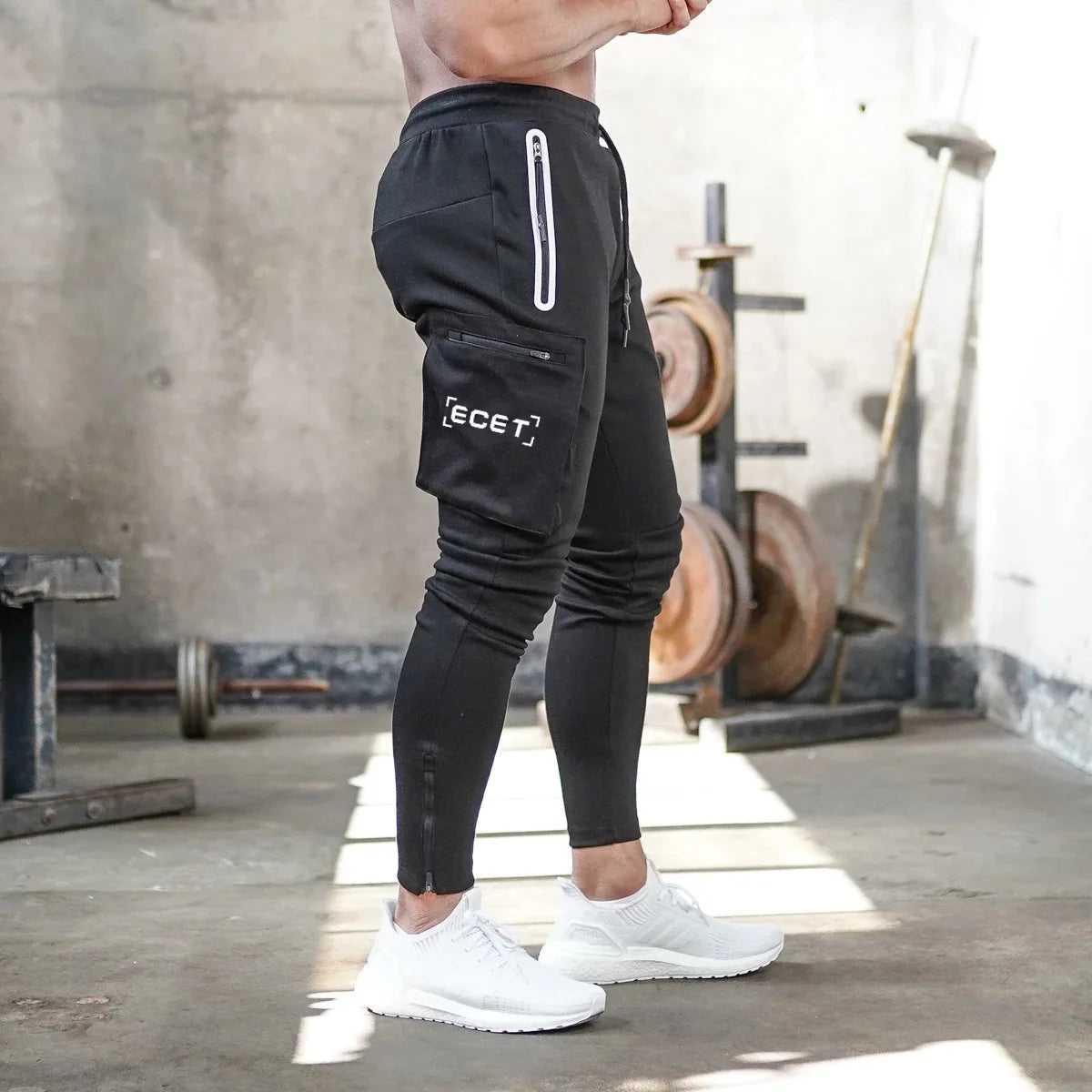 Herren Camouflage Cargo Jogginghose mit Reißverschlusstaschen Details