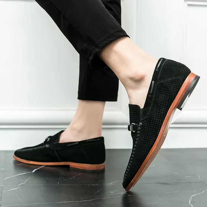 Herrloafers med perforering och slip-on-design