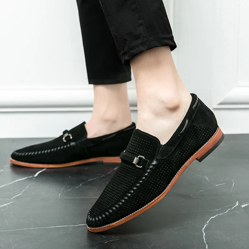 Herrloafers med perforering och slip-on-design