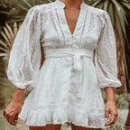 Besticktes Damenminikleid mit Bindegürtel und fließendem, lockerem Schnitt