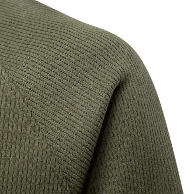 Herrenpullover mit kurzem Reißverschluss und Stehkragen
