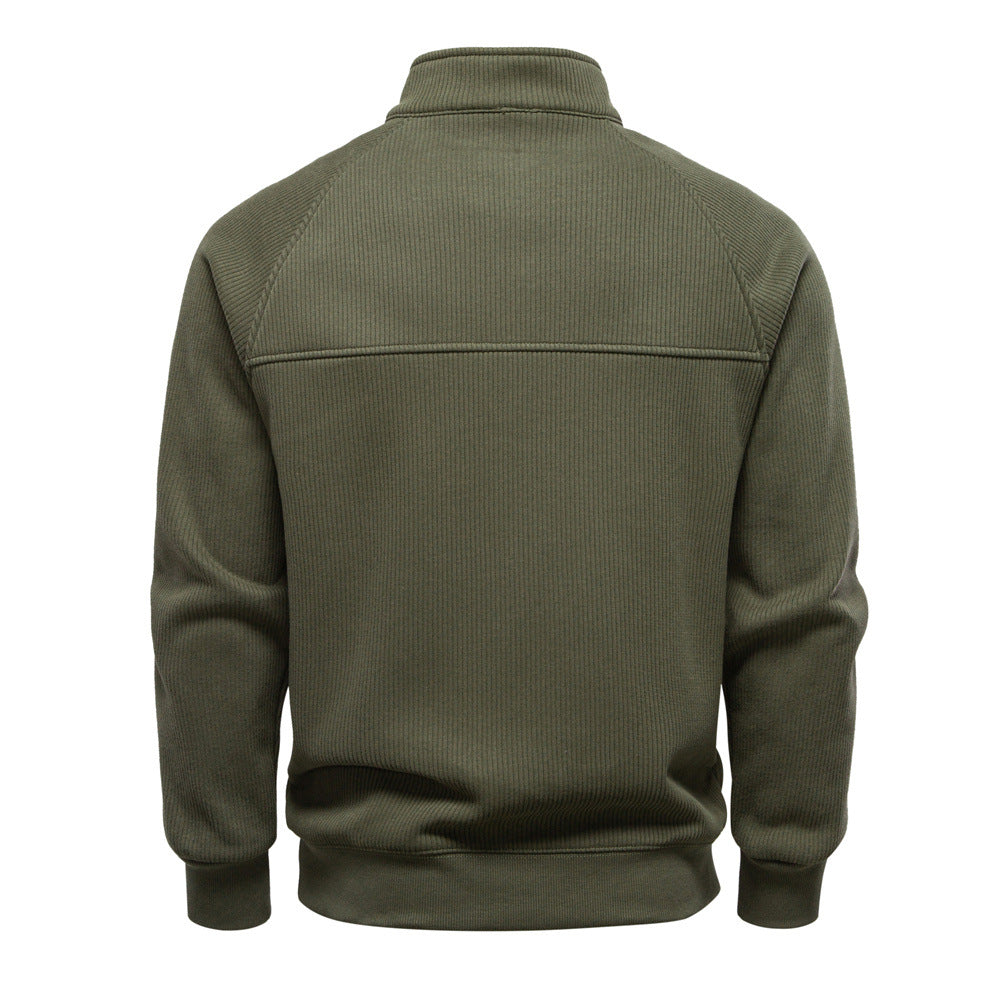 Herrenpullover mit kurzem Reißverschluss und Stehkragen