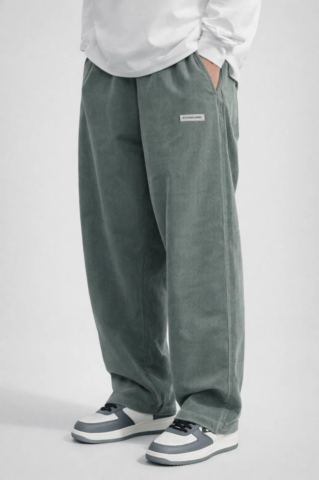 Herren Cordhose mit weitem Bein, entspanntem Schnitt, elastischem Bund und vintage-inspiriertem Casual-Fit