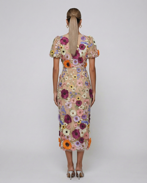 Robe midi brodée de fleurs pour femmes avec manches bouffantes pour événements élégants  