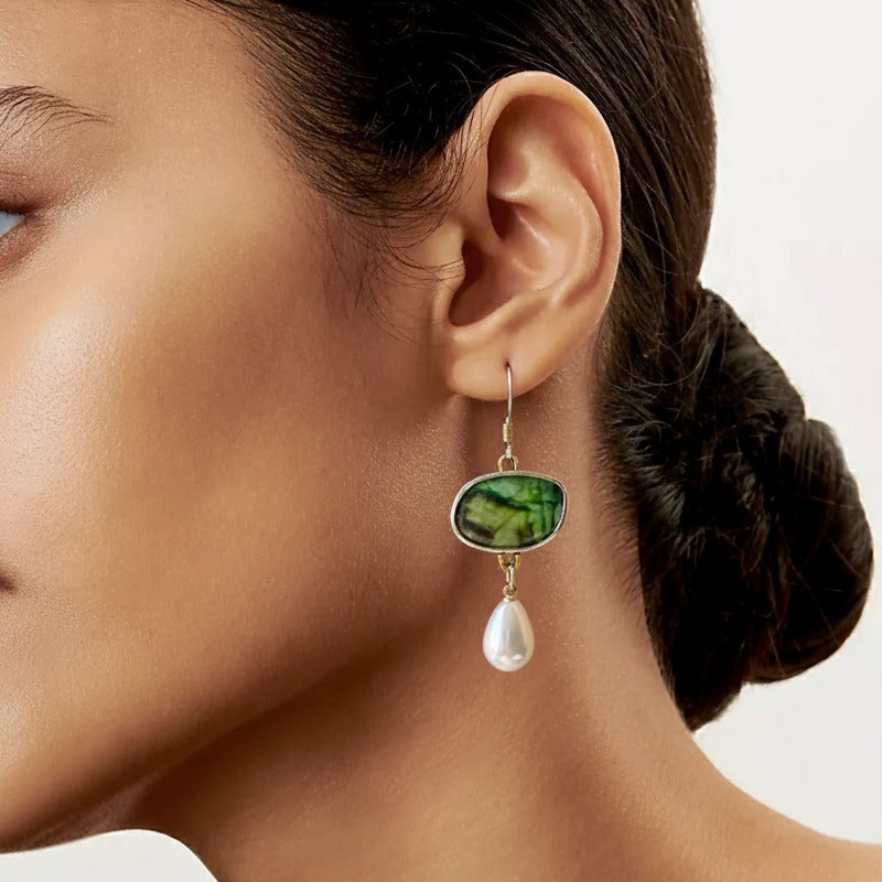 Boucles d’oreilles asymétriques pour femmes avec pendentifs en pierre