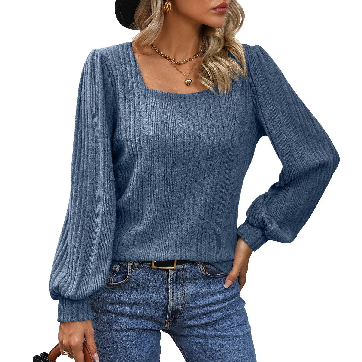 Ribstrikket sweater til kvinder med firkantet halsudskæring