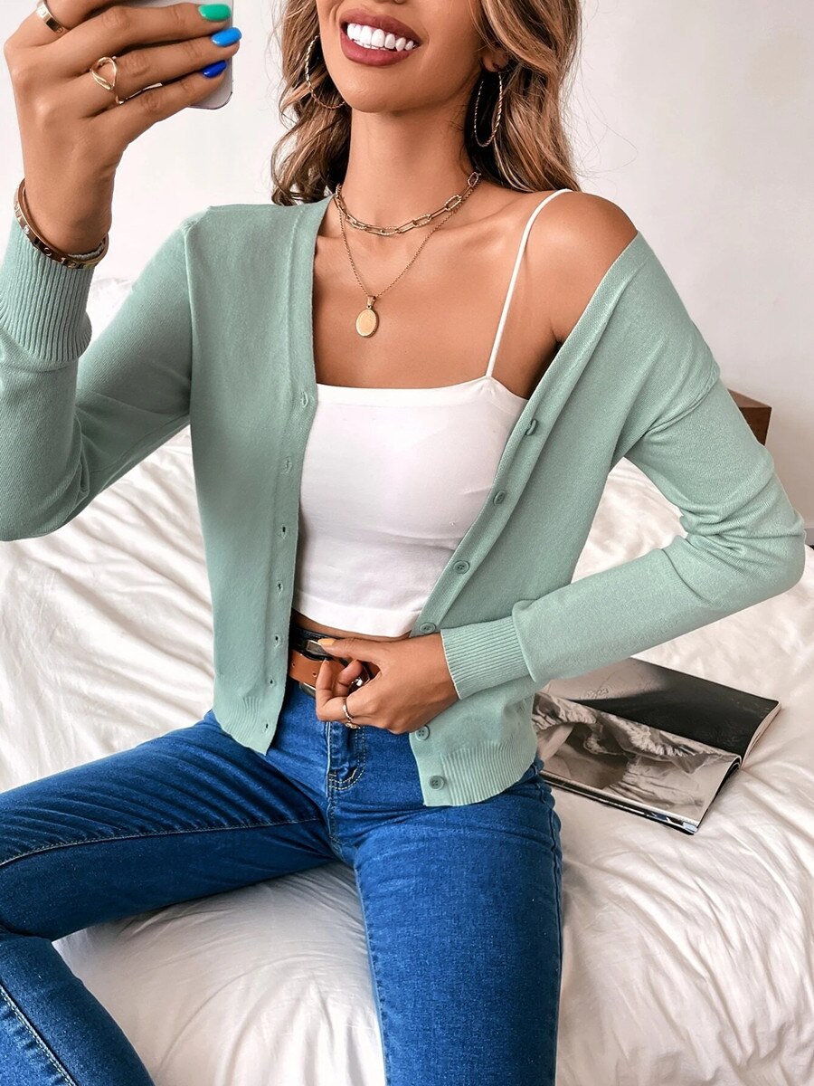 Women's Lightweight Button-Front Cardigan with Long Sleeves for Everyday Wear