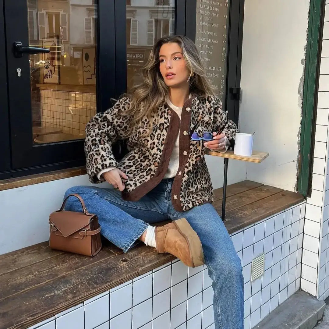 Cardigan da donna con stampa leopardata e bottoni