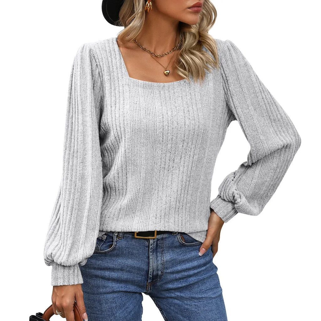 Ribstrikket sweater til kvinder med firkantet halsudskæring