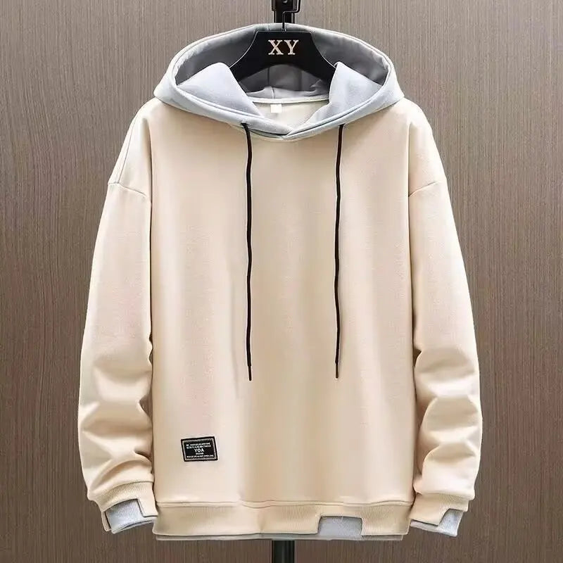 Afslappet sweatshirt med kontrastfarvet hætte til mænd