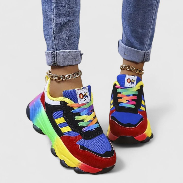 Sneakers da donna con suola arcobaleno e blocchi di colore