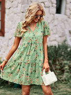 Florales Kurzarmkleid für Damen mit fließendem Schnitt und V-Ausschnitt für alltägliche Eleganz