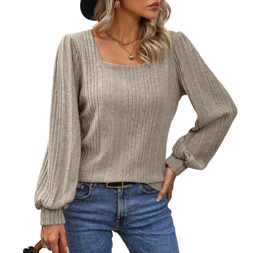 Ribstrikket sweater til kvinder med firkantet halsudskæring