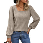 Ribstrikket sweater til kvinder med firkantet halsudskæring