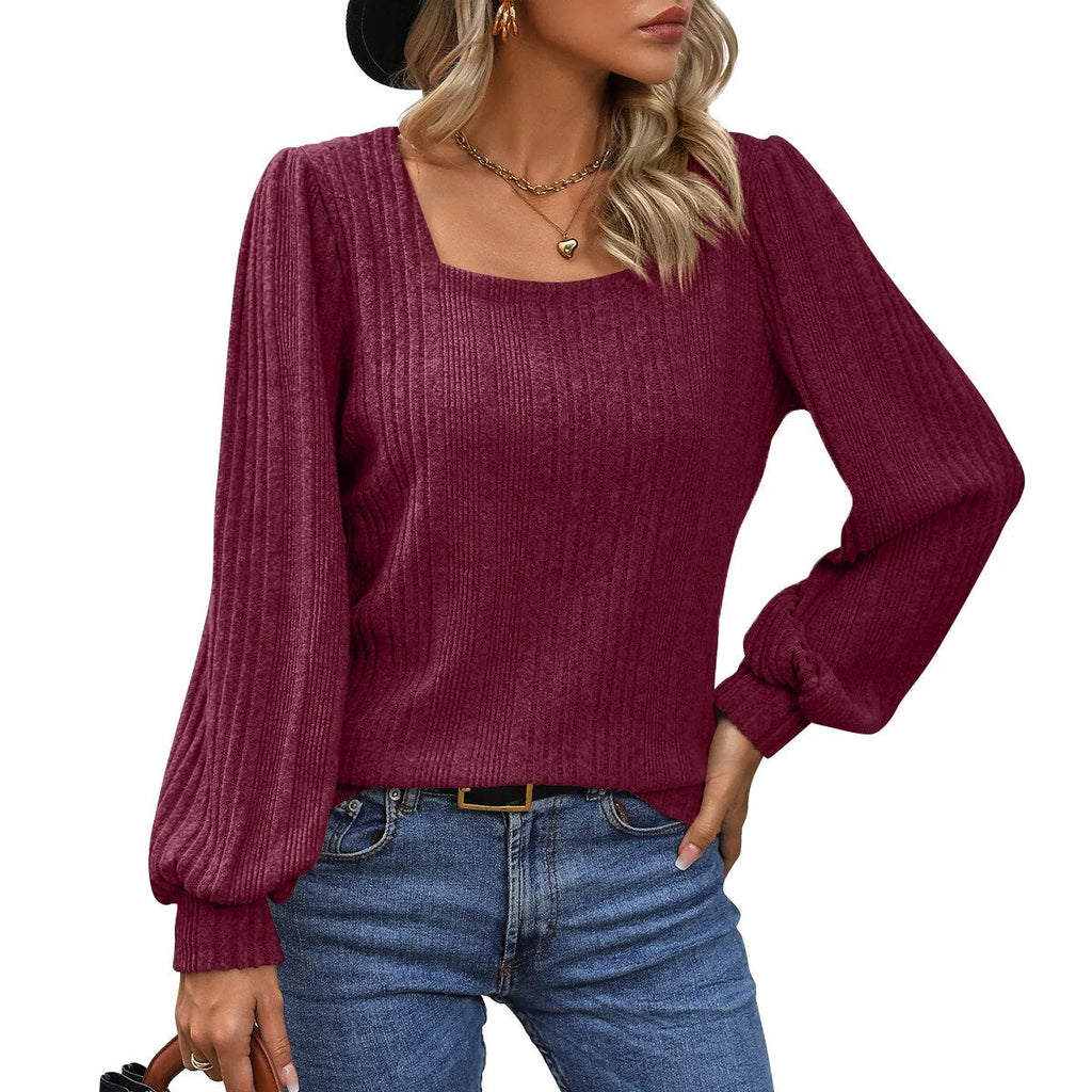Ribstrikket sweater til kvinder med firkantet halsudskæring