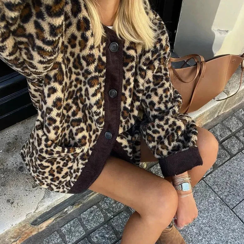 Cardigan da donna con stampa leopardata e bottoni