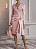 Damen elegantes Midikleid mit plissiertem Wickeldetail und schlanker Passform