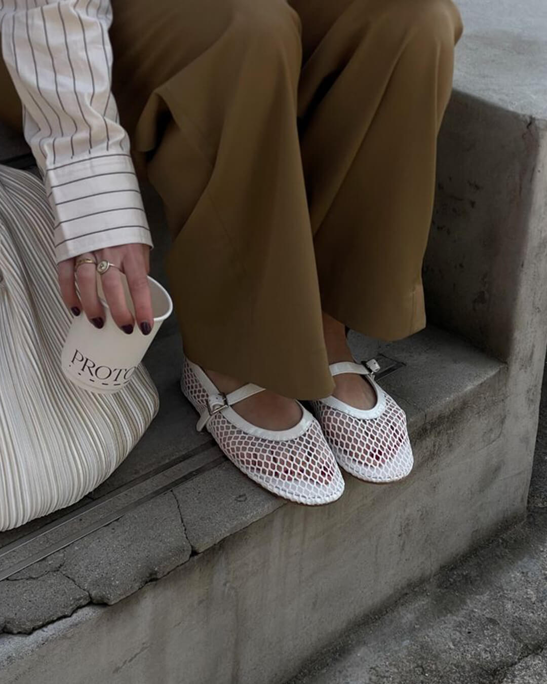 Damskie płaskie buty Mary Jane z siateczki