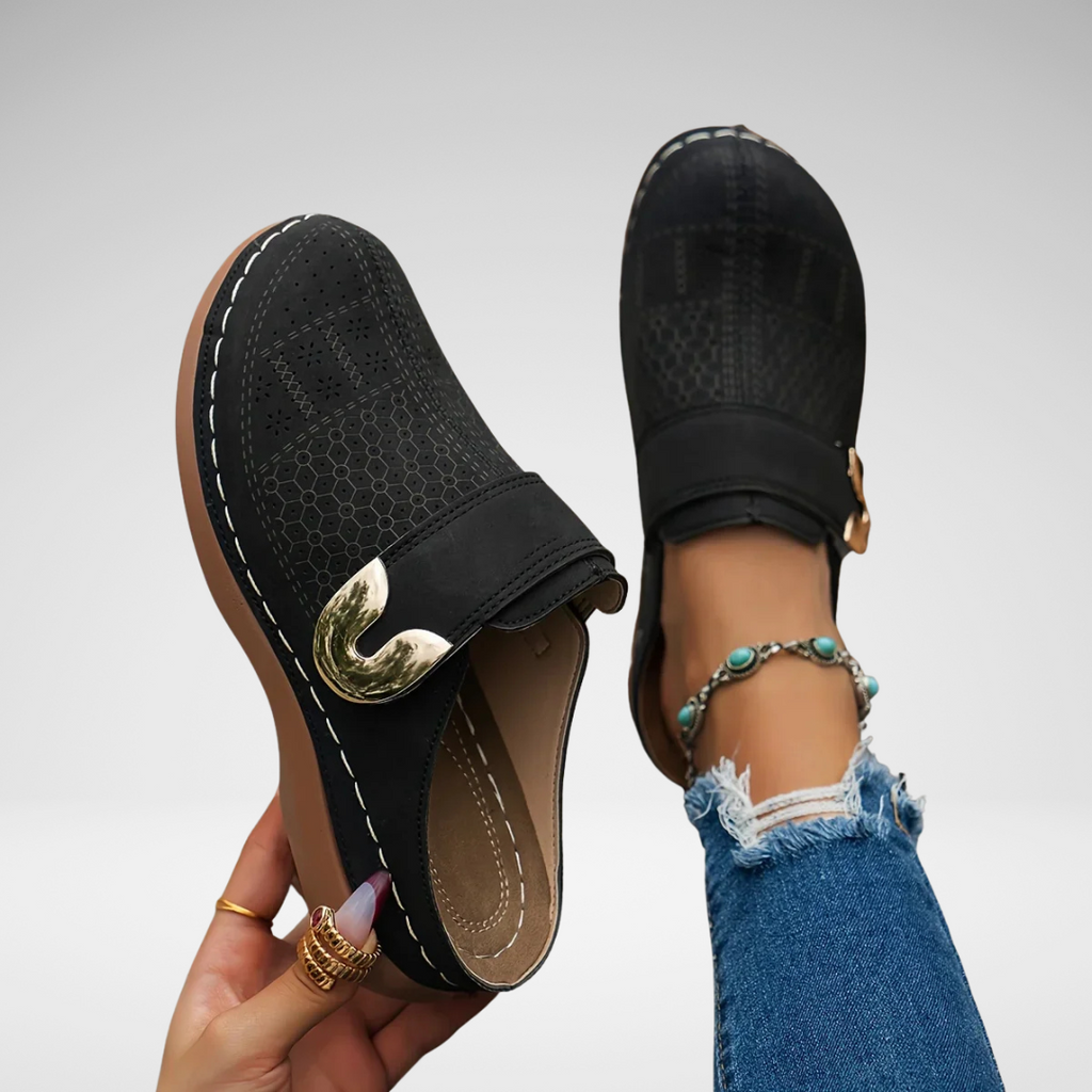 Zoccoli da donna slip-on con fibbia traforata