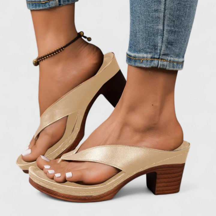 Women’s Toe Loop Low Heel Sandals