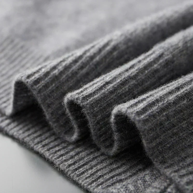 Men's Minimalist Zip-Up Knit Cardigan
