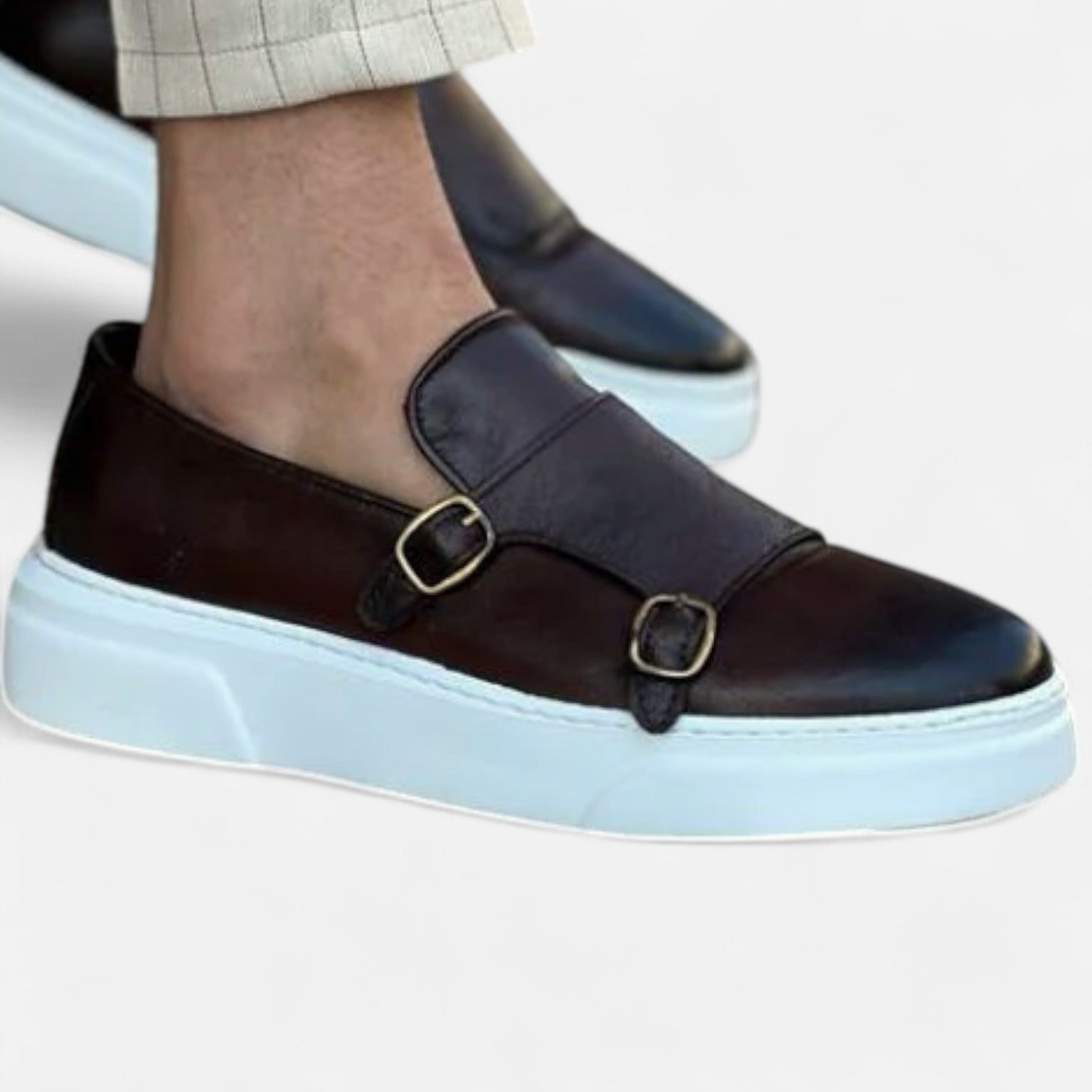 Herren-Ledermokassins mit Doppelriemen und erhöhter Sohle für smarten Casual-Look